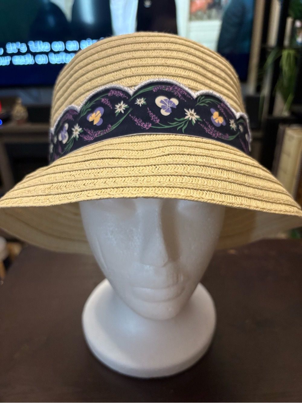 Disneyland Minnie Mouse fleur de lis lavender 
sun hat